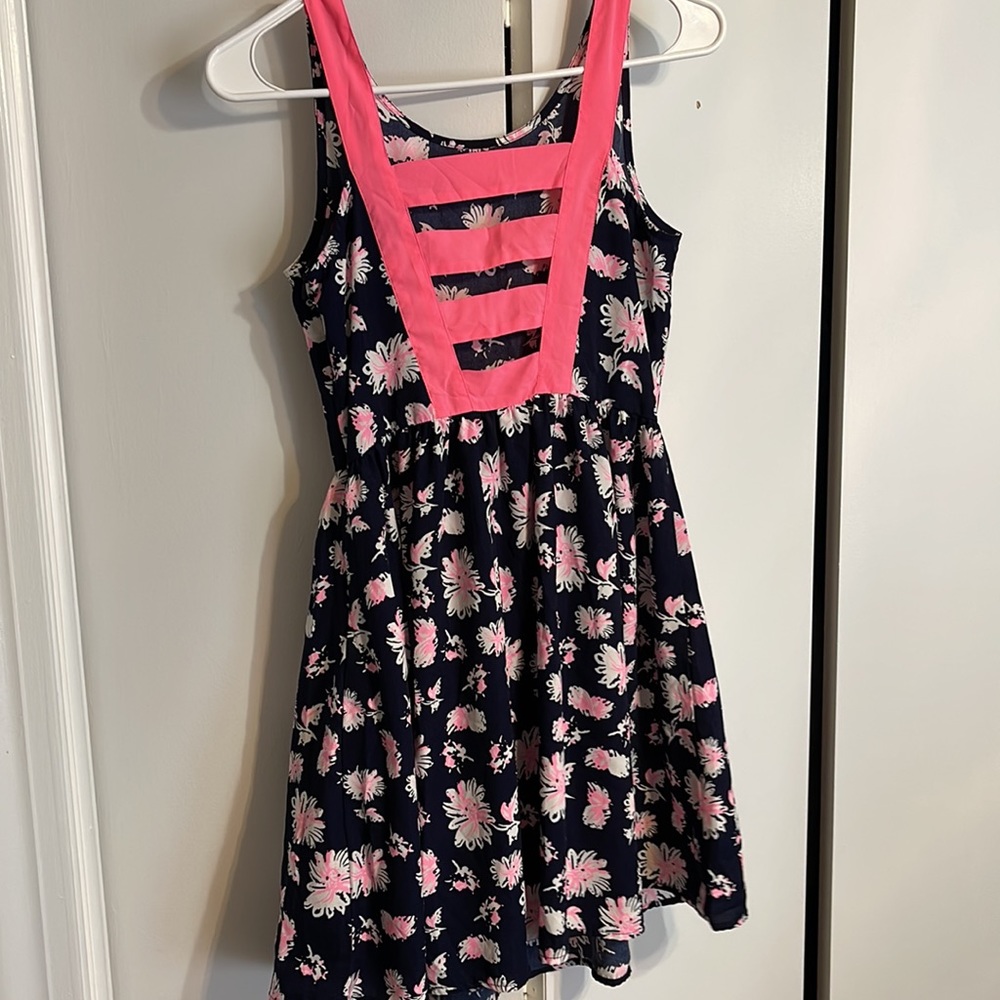 Girls dress size small - Picture 2 of 4